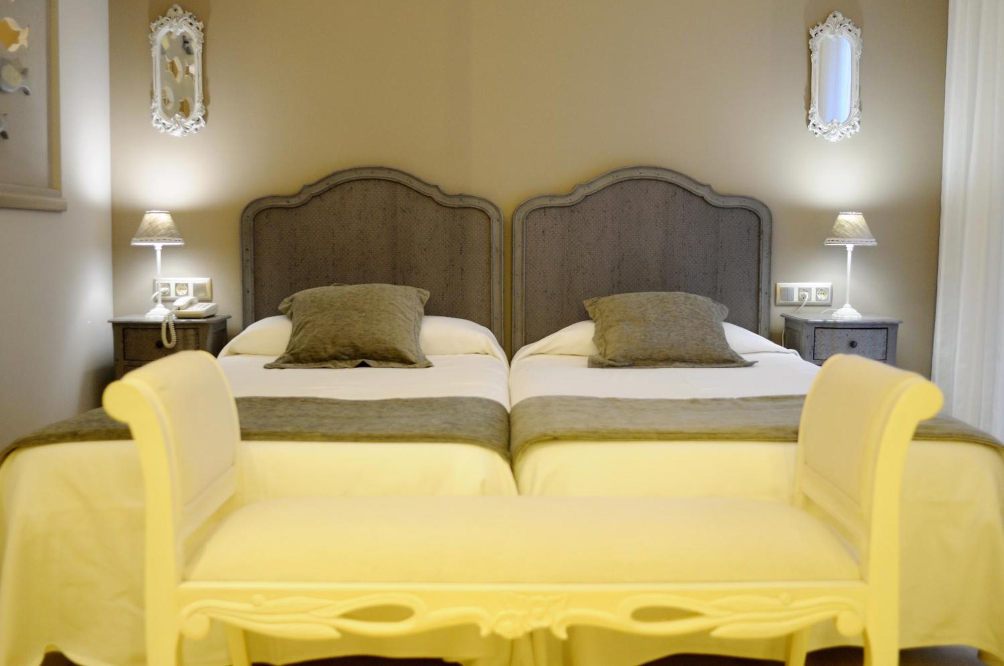 Hotel Restaurant Ceferino Vilanova i la Geltrú Quarto foto